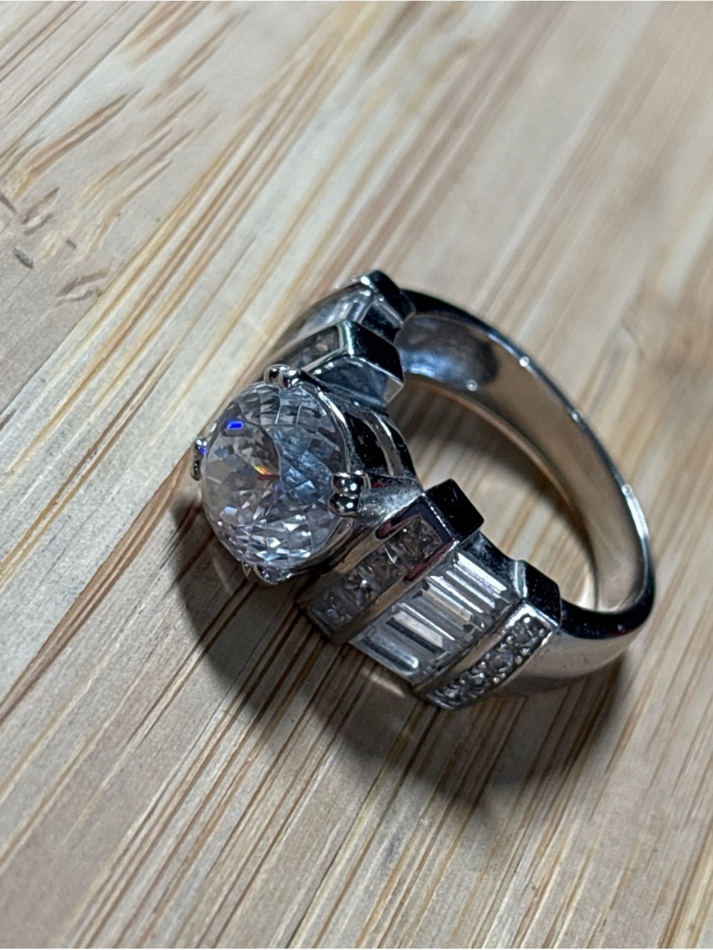 WOW!  Sparkly BLING Sterling Silver Plated CZ Engagement Wedding Ring Size 8